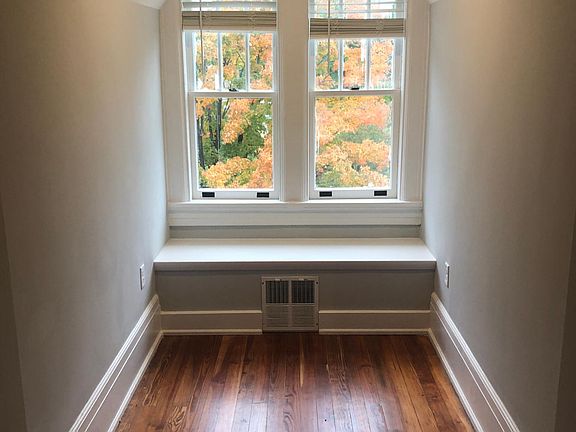 5th image of 2001 Rivermont Ave APT 301