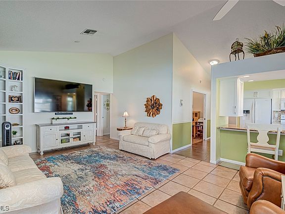 4th image of 204 McGregor Park Cir