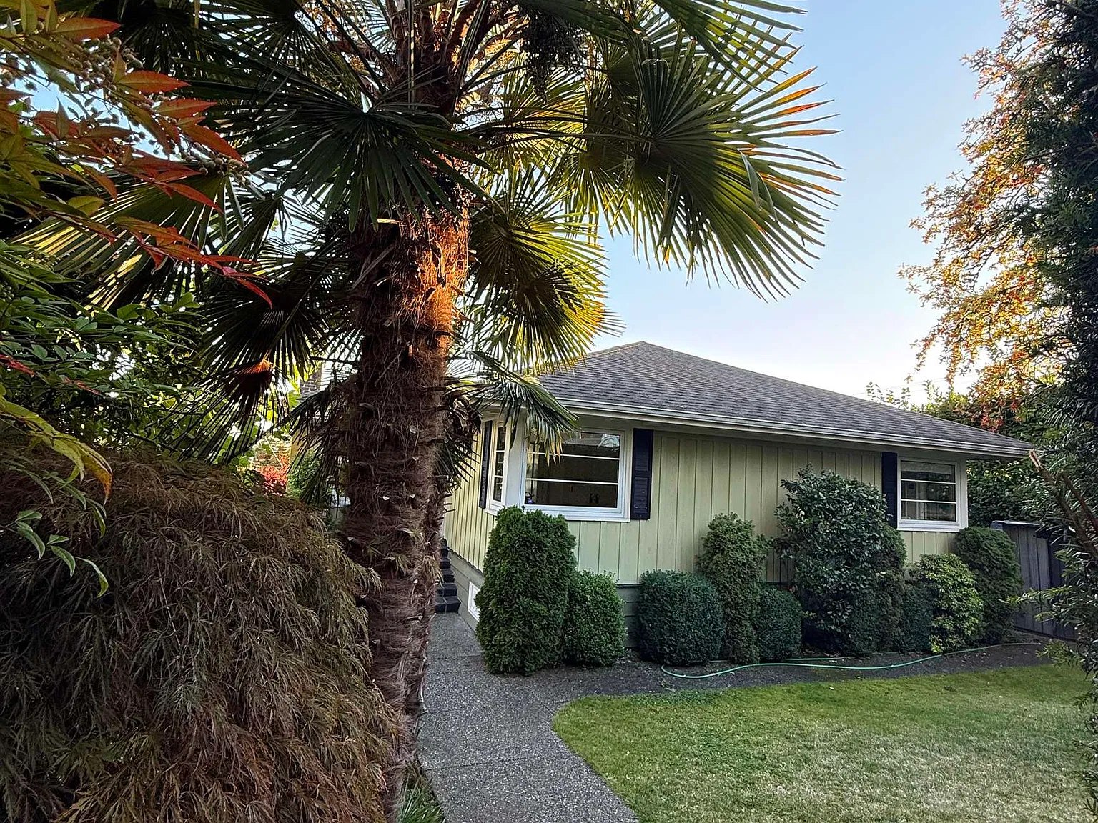 2 bed, 10 sqft, $3,900 — Photo 1