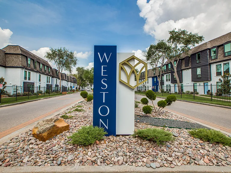Weston Medical Center Apartments — Photo 8