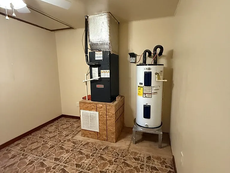 1441 E Hidden Acres Rd — Photo 14