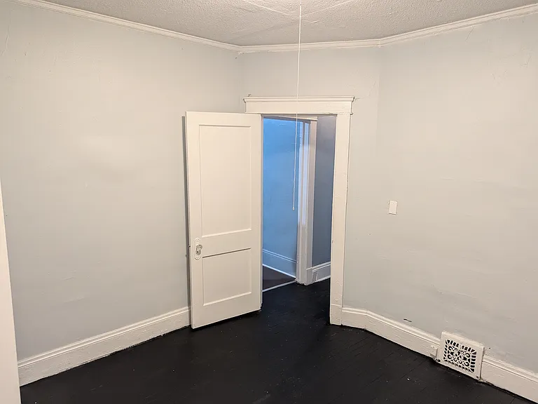 1863 Noble Rd #1 — Photo 18