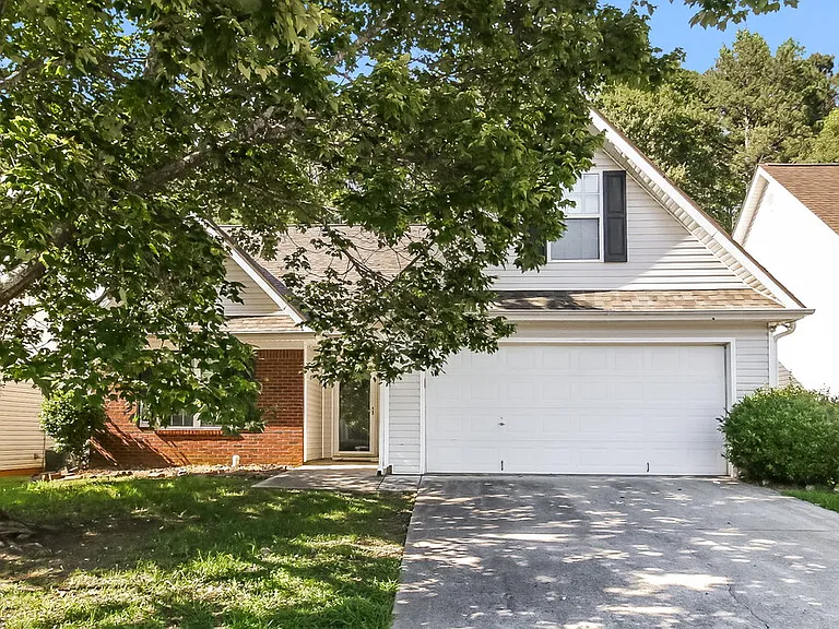 225 Lassiter Dr — Photo 1