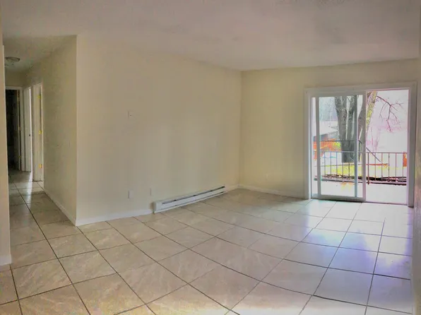 254 N Womack St APT 1, Franklin, NC 28734