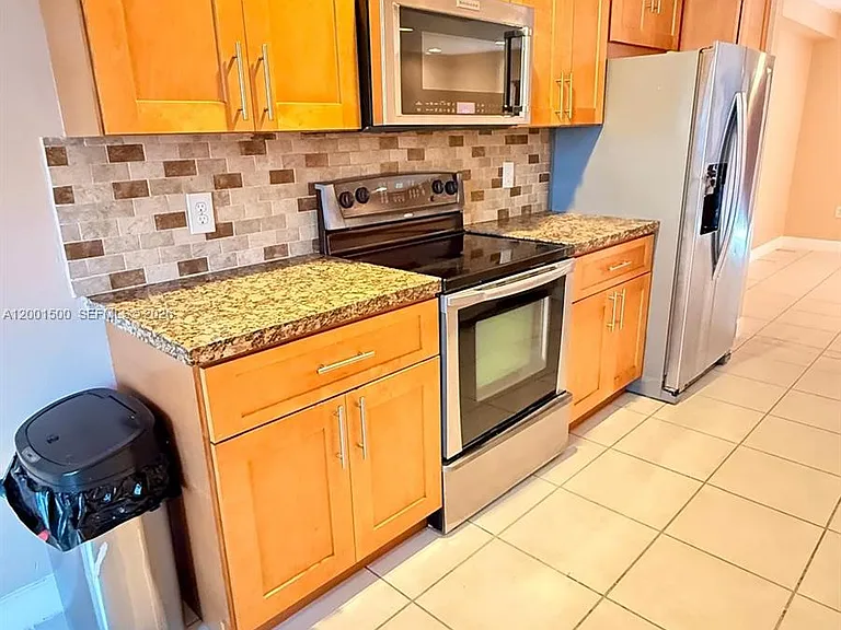2750 N 34th Ave #9D — Photo 5