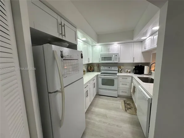 12650 SW 6th St APT 412K, Hollywood, FL 33027