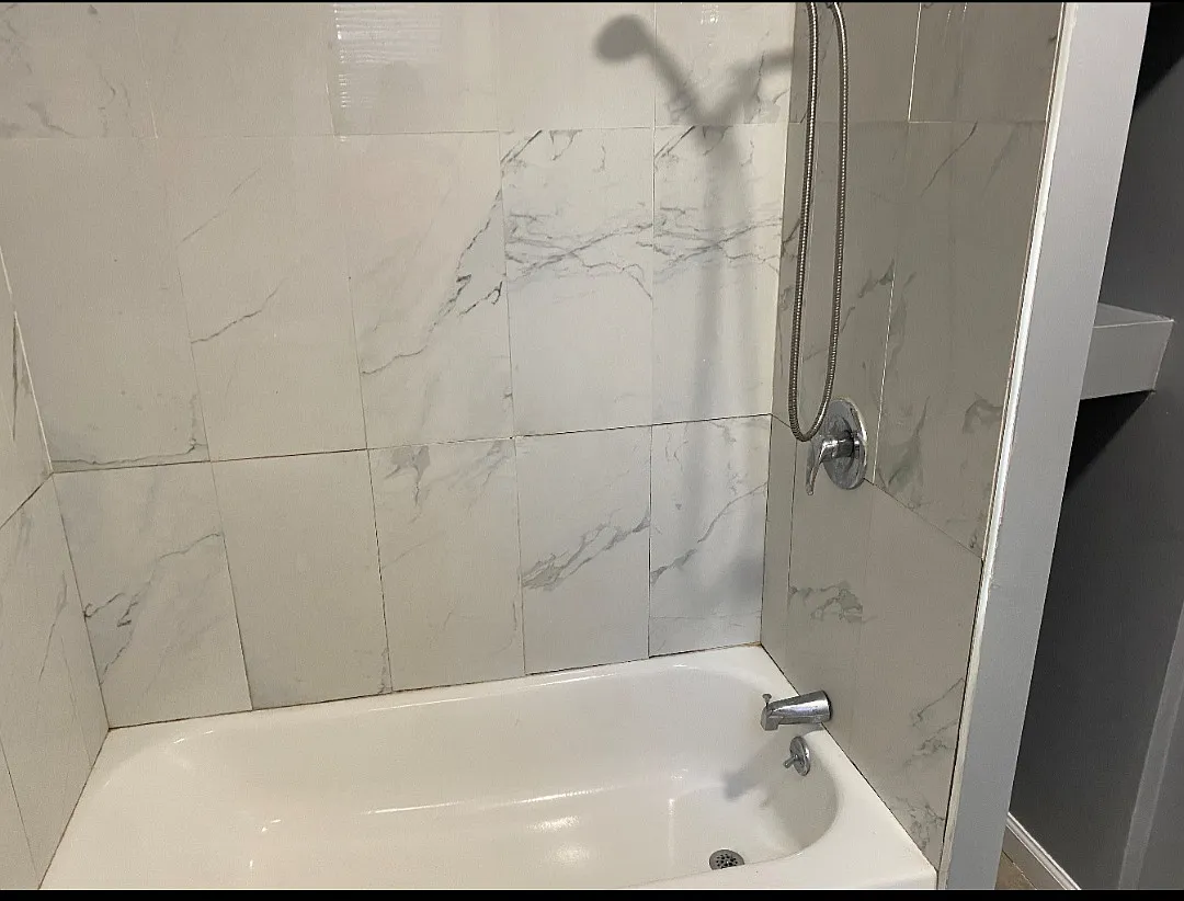 3 bed, 1300 sqft, $2,100 — Photo 2