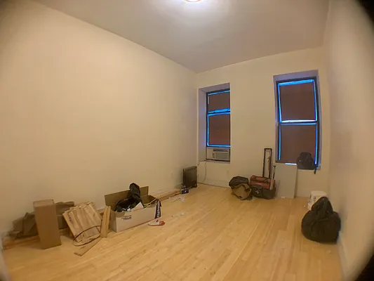 Rented by Bond New York | media 45