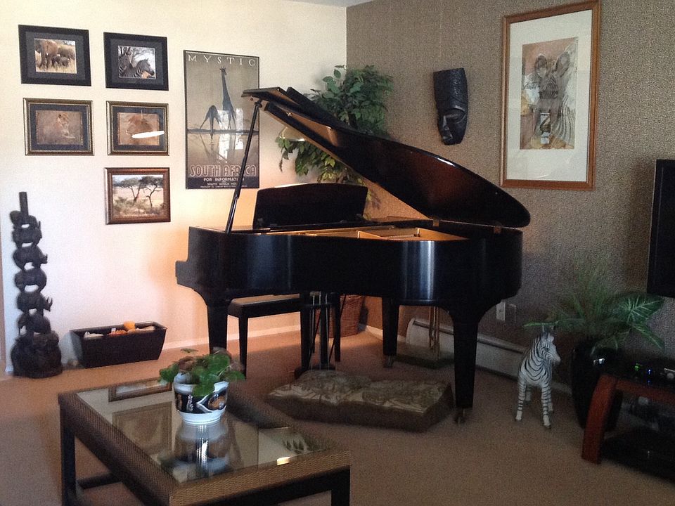 1st image of 1 Meadowlawn Dr Unit 1-9