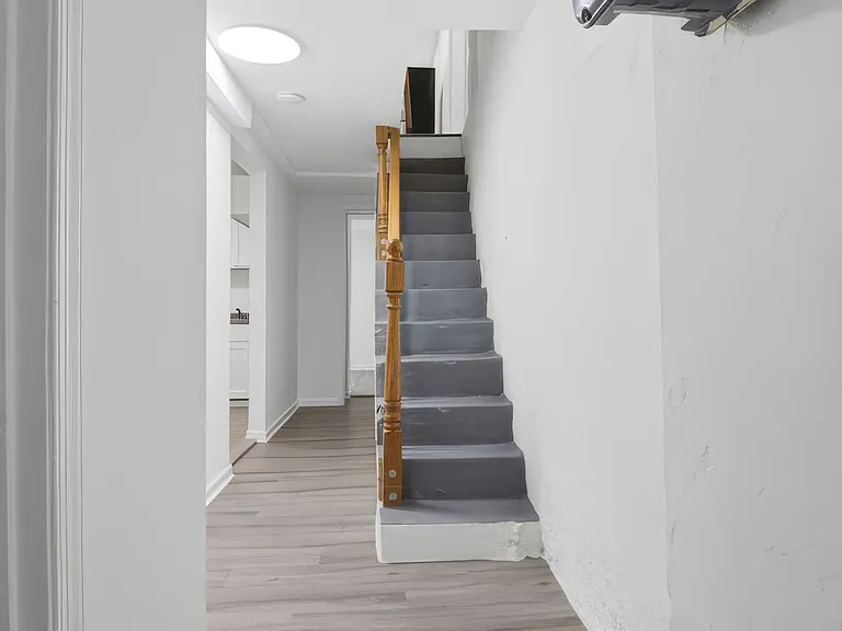 1028 Kenyon St NW — Photo 27