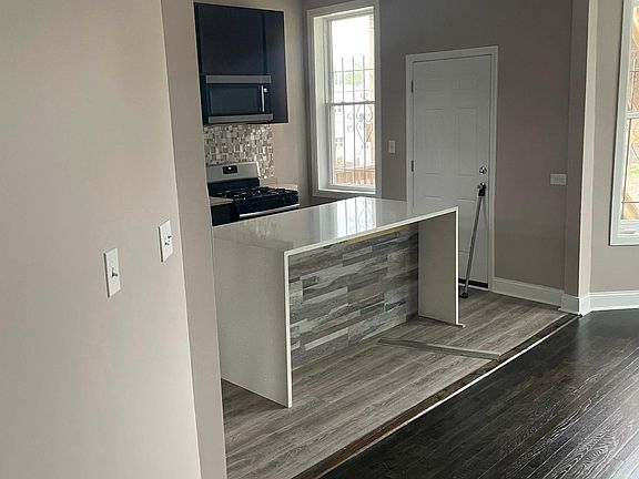 5th image of 4240 W Washington Blvd APT 3
