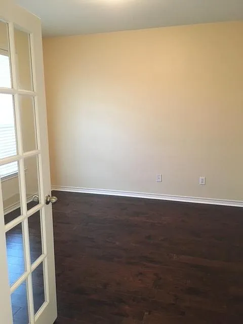 4 bed, 3.5 bath, 3608 sqft, $3,100 — Photo 3