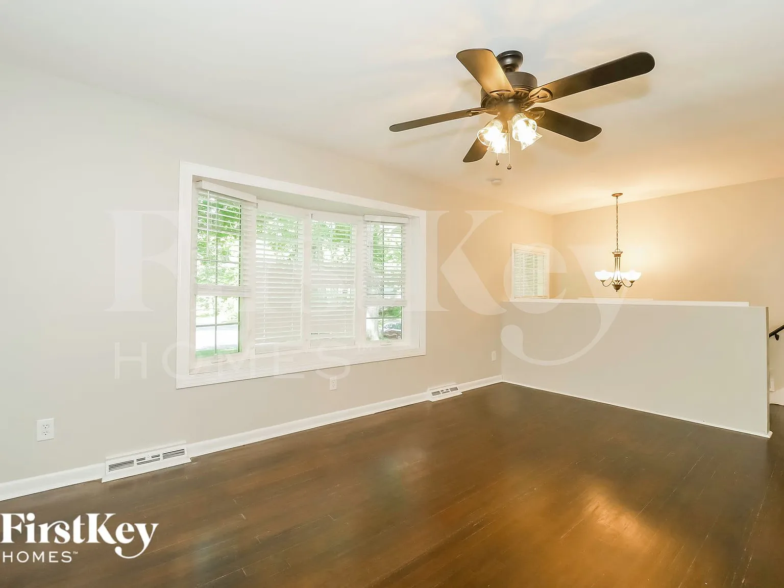 3 bed, 2.0 bath, 1822 sqft, $2,325 — Photo 2