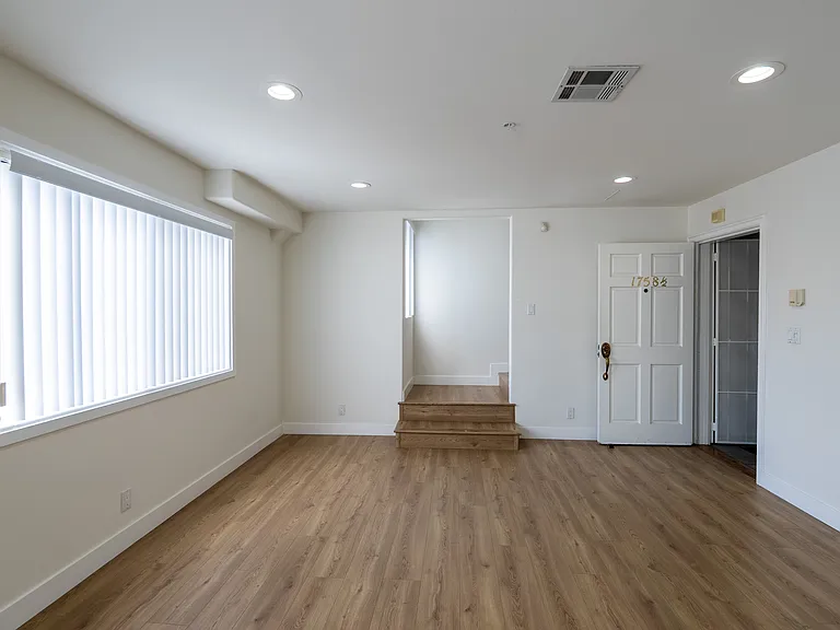 1758 N Alexandria Ave #1758.5 — Photo 28