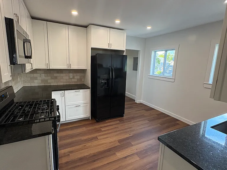 68-70 Adams St #2 — Photo 2
