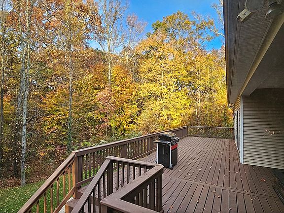 4th image of 9029 Casa Lake Dr
