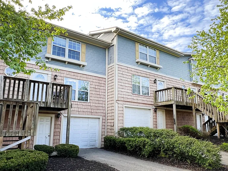 Woodhills Apartments — Photo 11