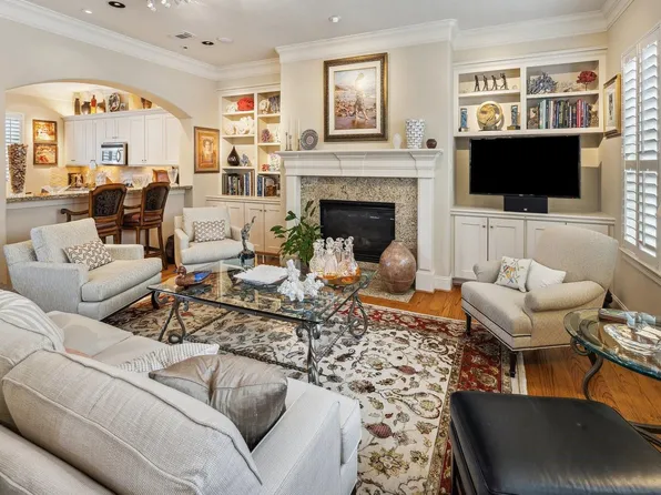 4738 Banning Dr, Houston, TX 77027