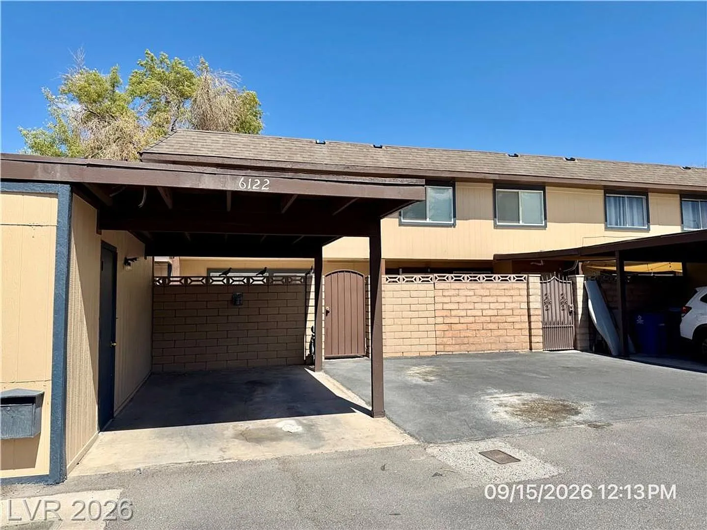 2-Bedroom Townhome with Private Backyard & Community Pool — Photo 3