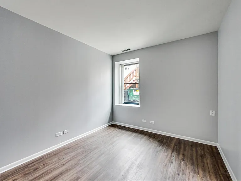 2343 N Greenview Ave #102 — Photo 11