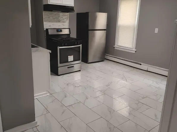 743 Stillman St APT 2R, Bridgeport, CT 06608