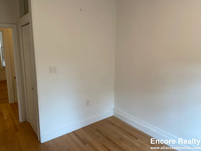 48 Newton St #2 — Photo 18