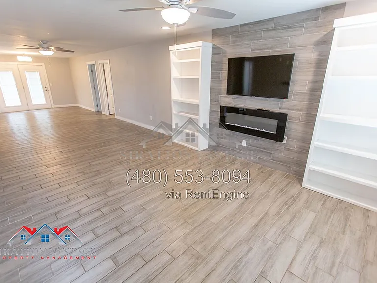 2732 E Michigan Ave — Photo 7