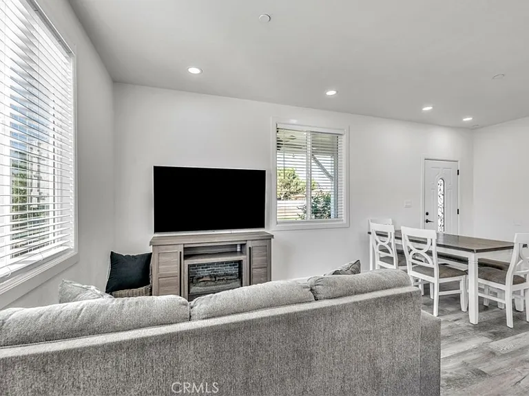 43135 Johnston Ave — Photo 6