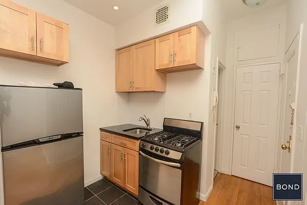 Rented by Bond New York | media 21