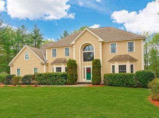 30 Whispering Ln, Holliston, MA 01746