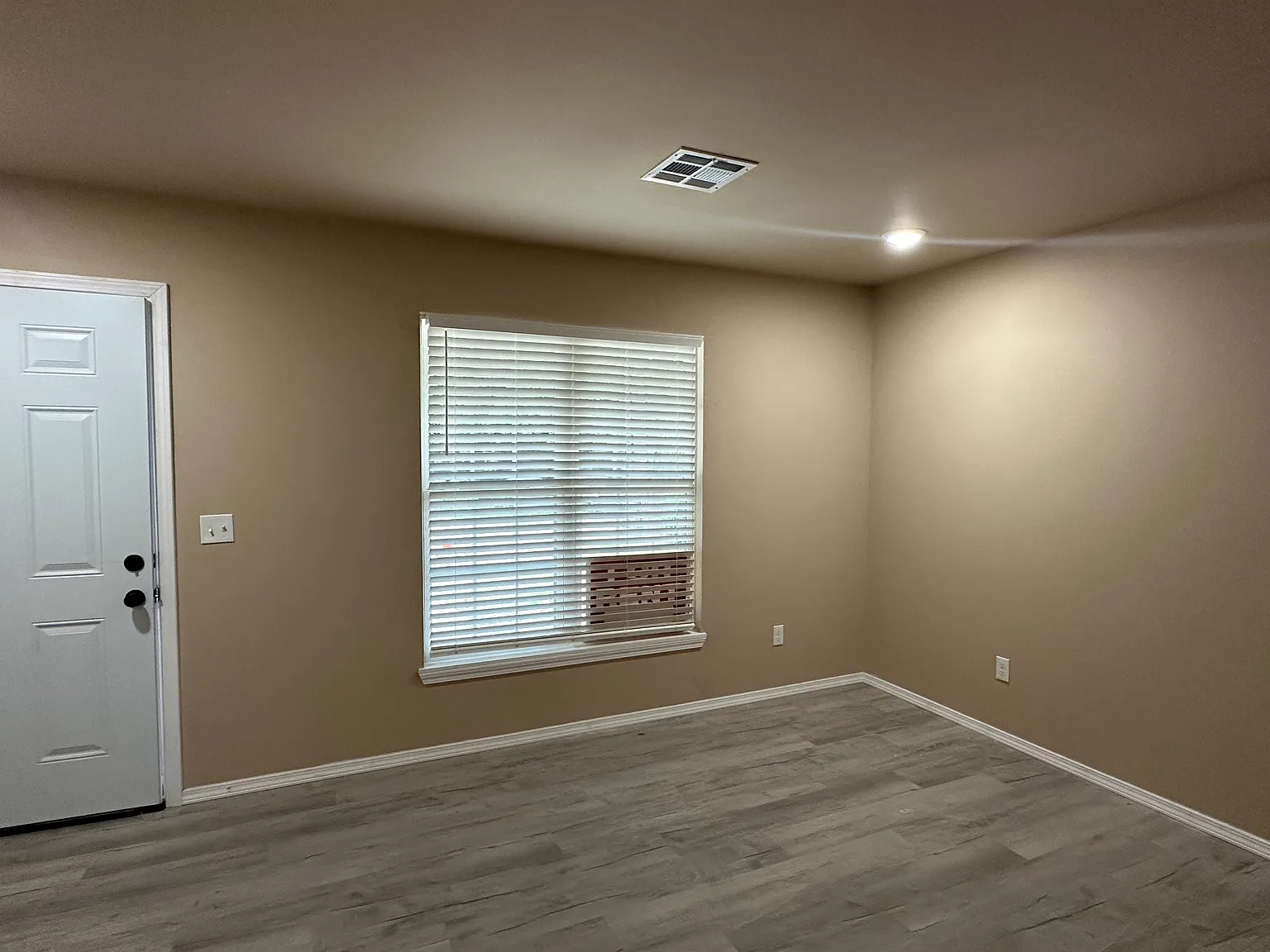 2 bed, 1500 sqft, $1,295 — Photo 4
