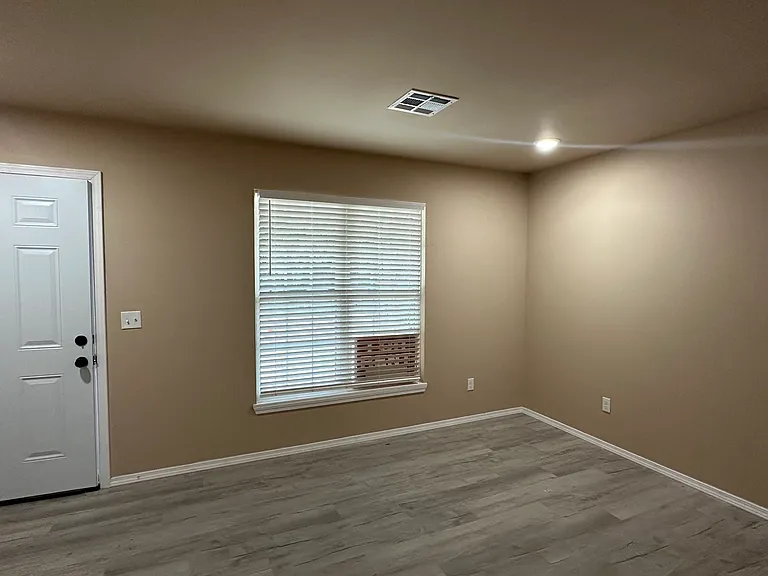 208 W Arden St #1 & 2 — Photo 4