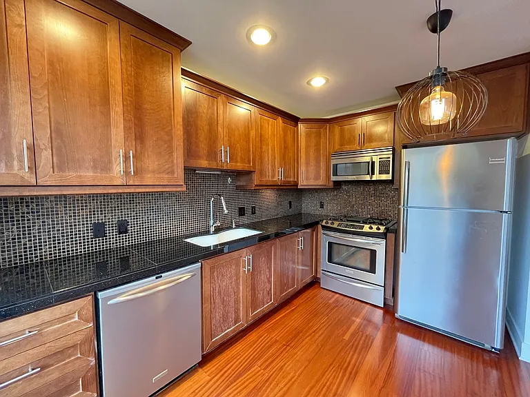 838 SE 38th Ave #302 — Photo 32