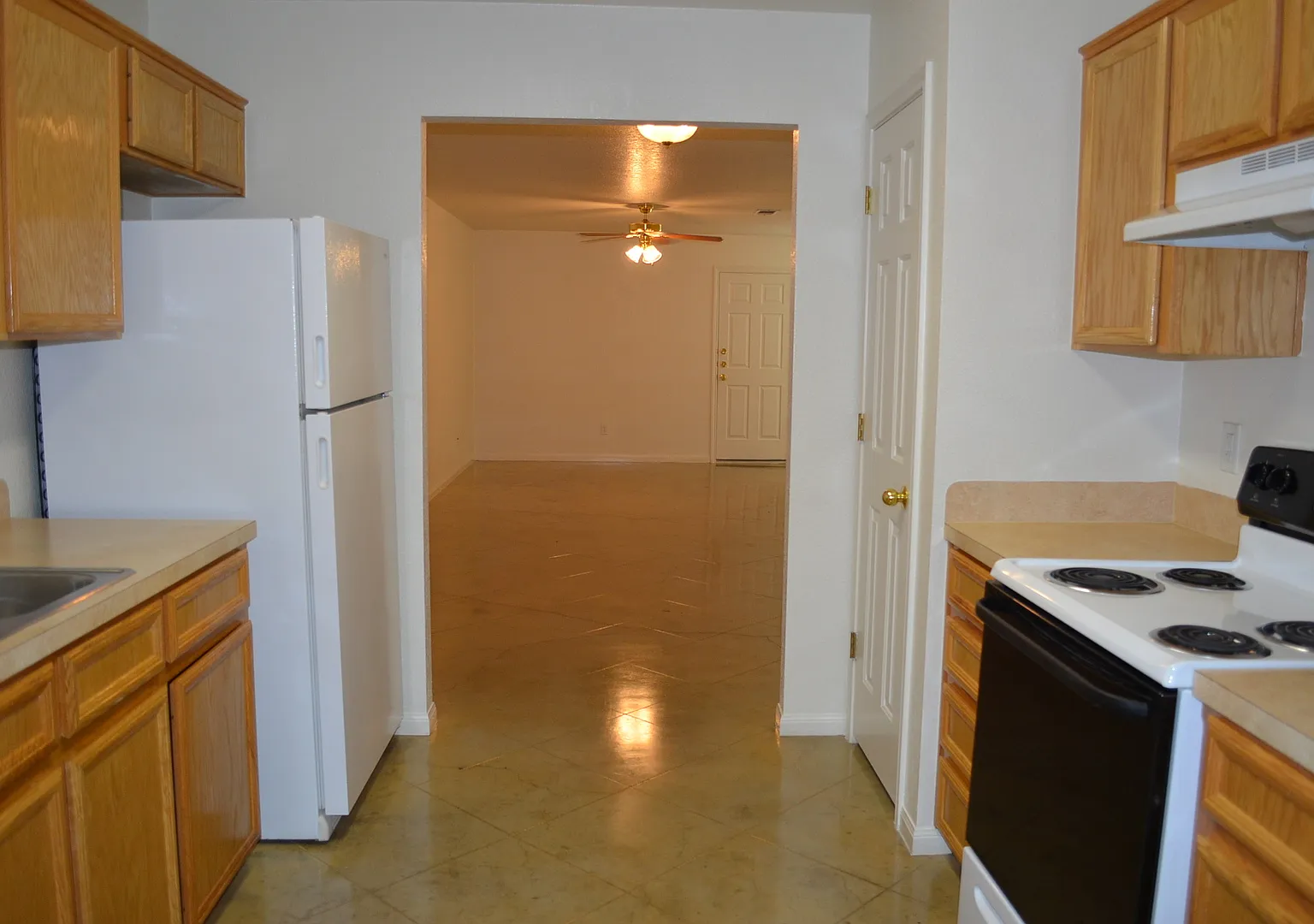 925 Maplewood — Photo 3