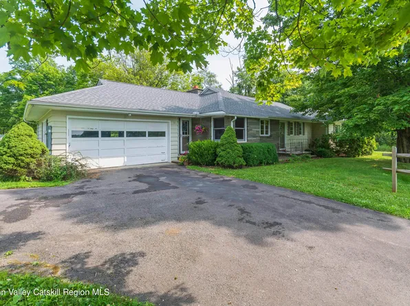 10 Charles Lane, New Paltz, NY 12561