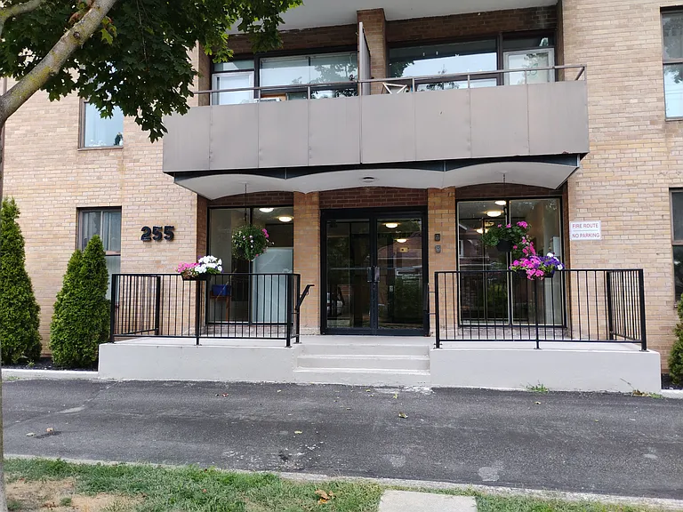 255 George St — Photo 9