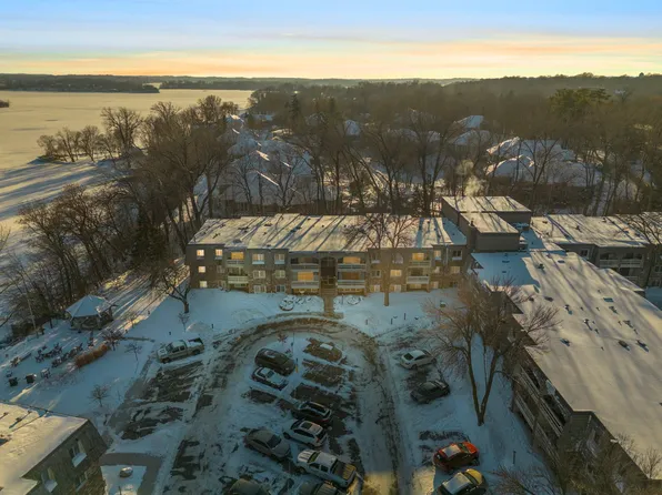 4397 Wilshire Blvd #204, Mound, MN 55364