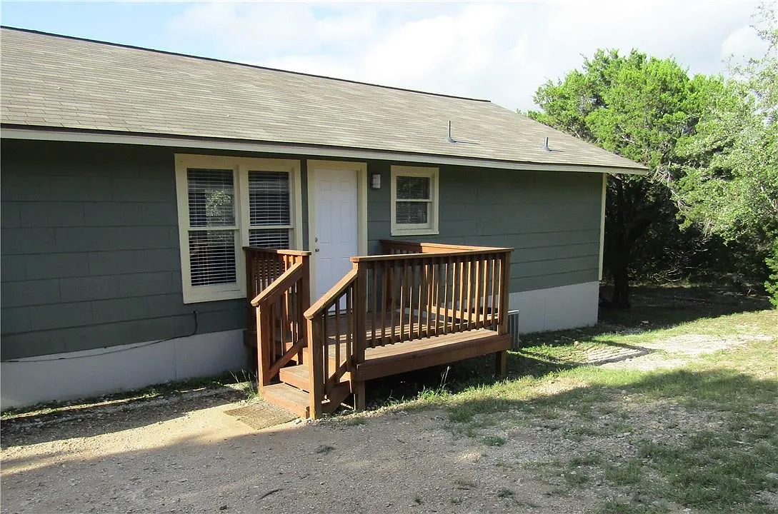 3 bed, 2.0 bath, 1250 sqft, $1,750 — Photo 4