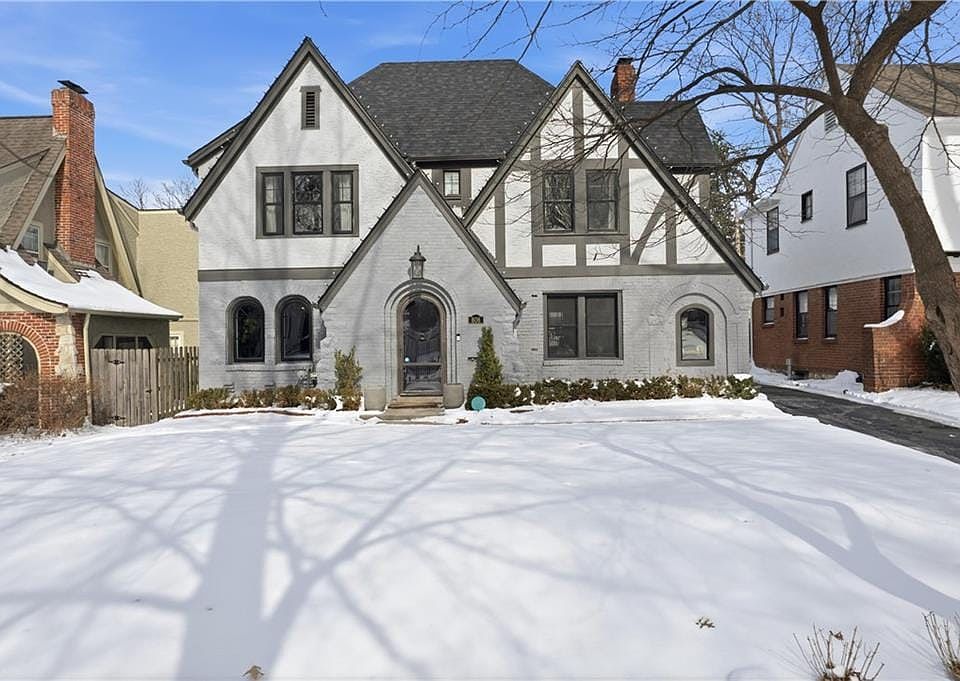 1st image of 808 W Gregory Blvd