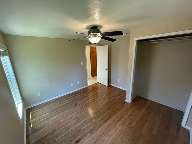 1318 Salem St — Photo 9