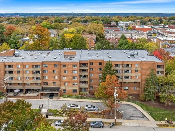 5715 Beacon St APT 108, Pittsburgh, PA 15217