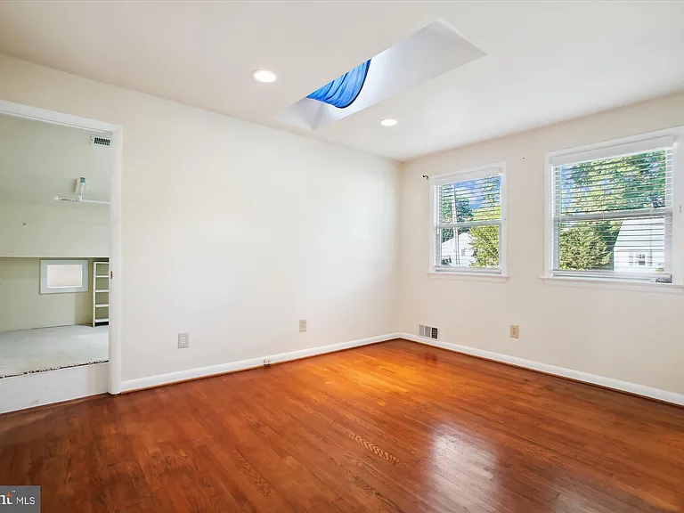 8509 Cyrus Pl — Photo 17