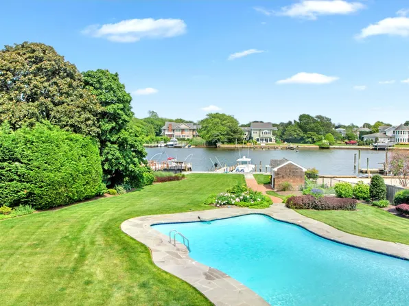 161 Wampum Lane, West Islip, NY 11795