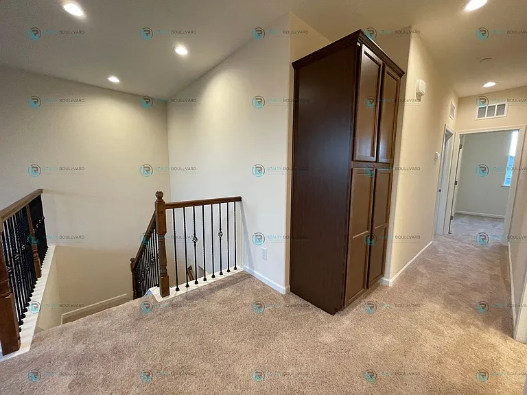 1017 Middle Gate Rd — Photo 10