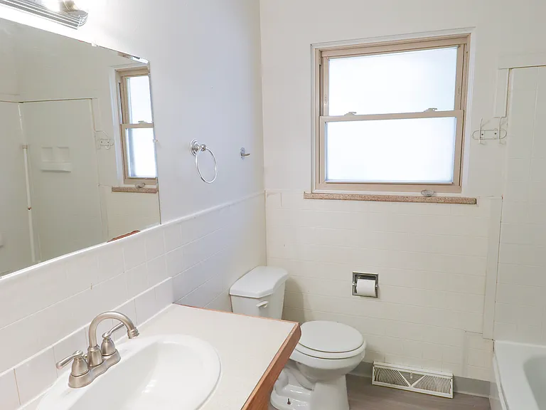 608 Cowan St — Photo 7