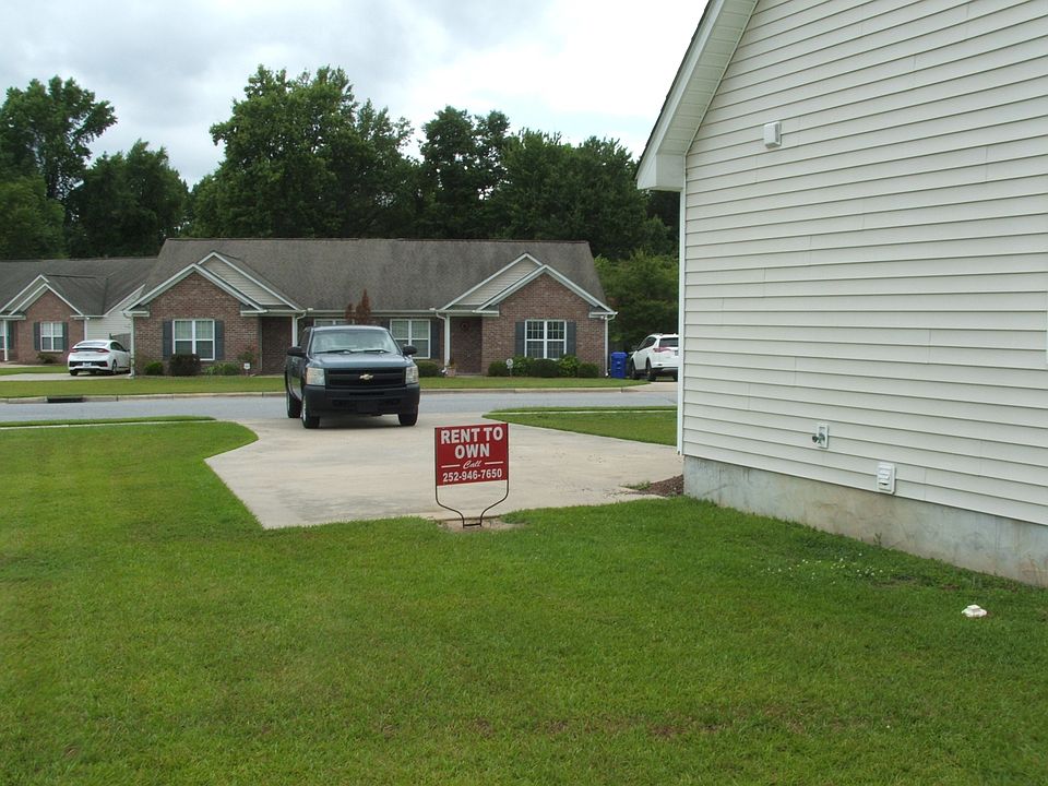 1st image of 2609 Sawgrass Dr #B