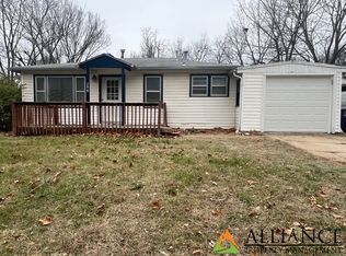 306 Westwood Rd, Manhattan, KS 66502