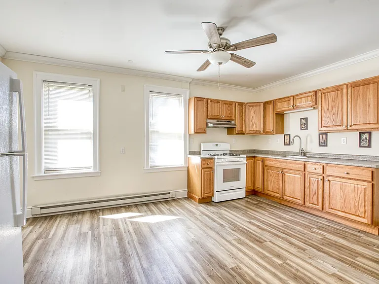 44 Glendale Ave #1 — Photo 5