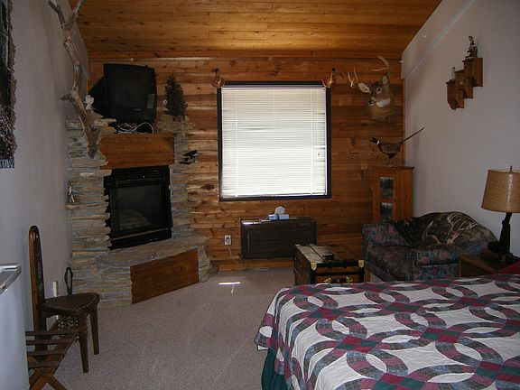 Eagle Nest Room