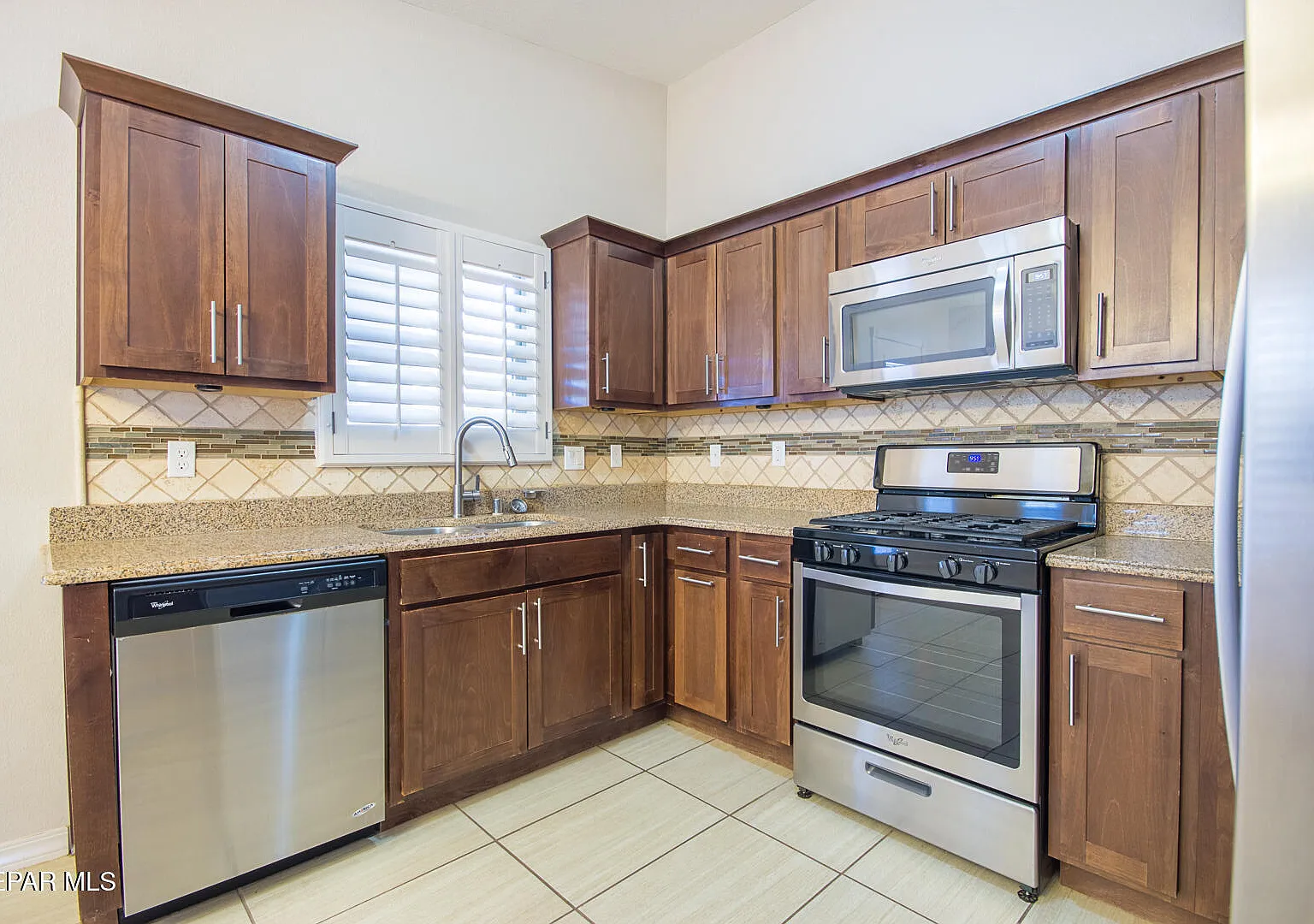 4 bed, 2.0 bath, 1552 sqft, $1,700 — Photo 4
